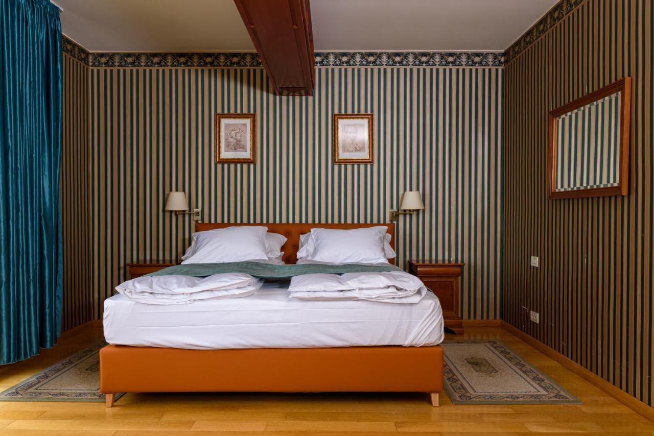 Boutique Hotel Casa Emil โปยานาบราซอฟ ภายนอก รูปภาพ