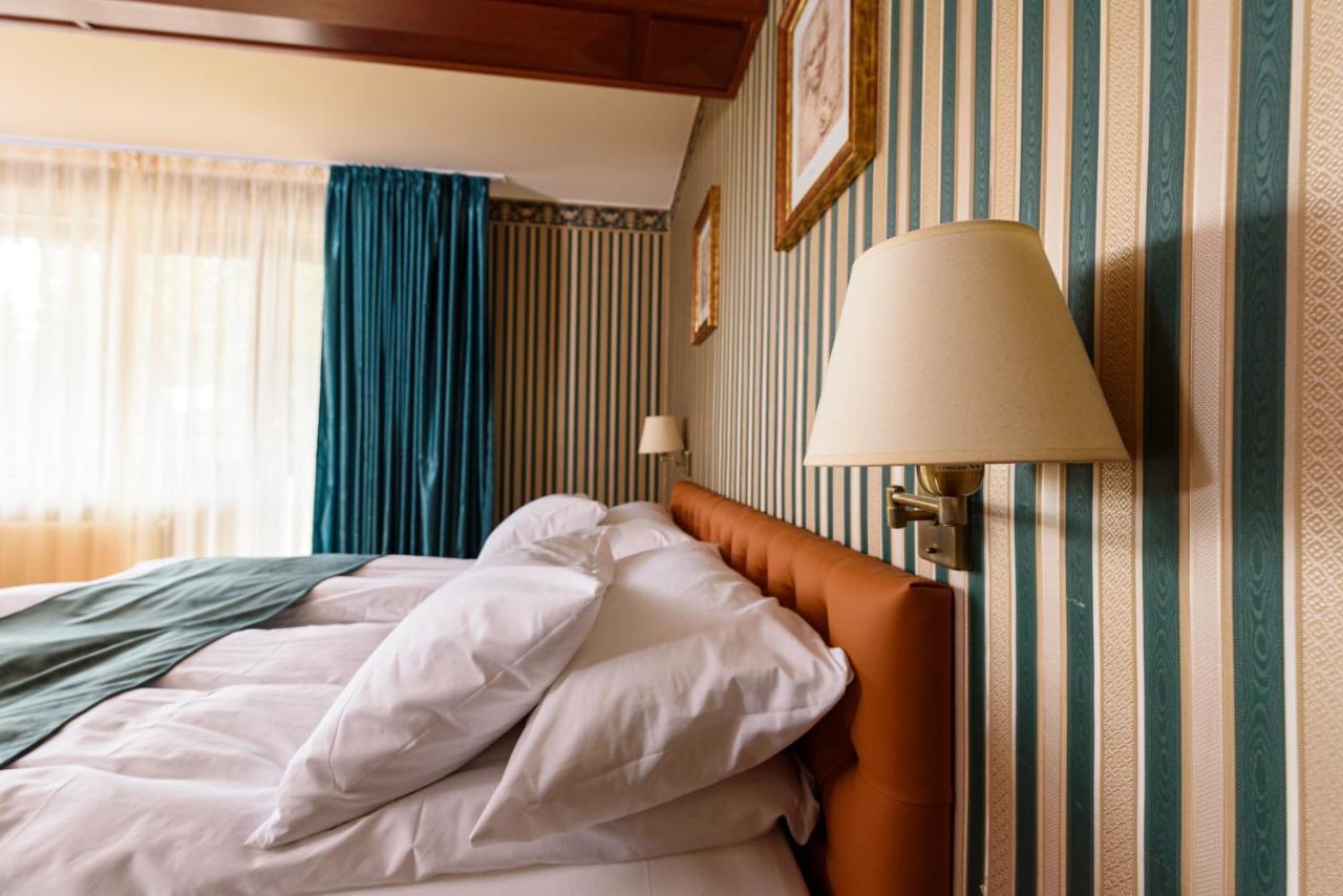 Boutique Hotel Casa Emil โปยานาบราซอฟ ภายนอก รูปภาพ