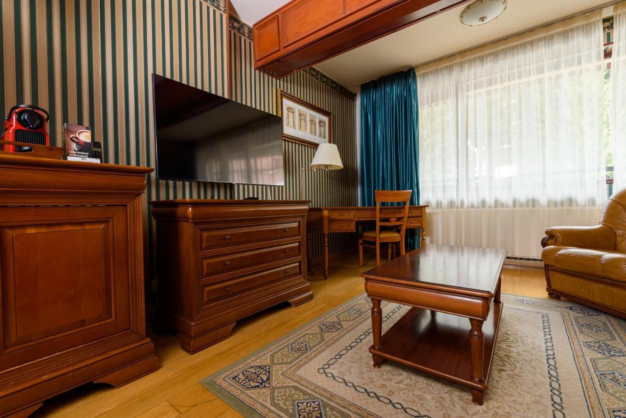 Boutique Hotel Casa Emil โปยานาบราซอฟ ภายนอก รูปภาพ