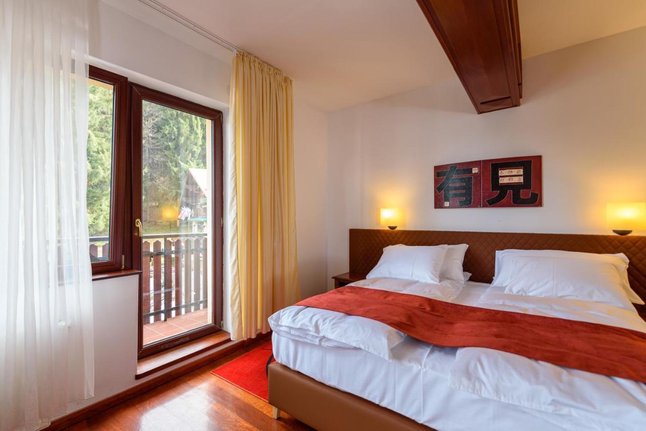 Boutique Hotel Casa Emil โปยานาบราซอฟ ภายนอก รูปภาพ