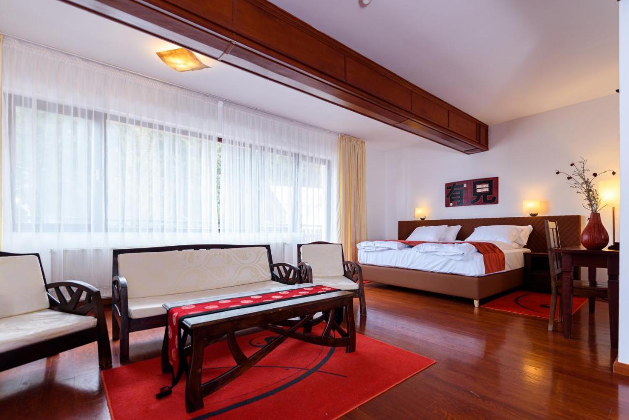 Boutique Hotel Casa Emil โปยานาบราซอฟ ภายนอก รูปภาพ