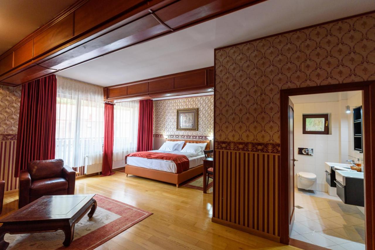 Boutique Hotel Casa Emil โปยานาบราซอฟ ภายนอก รูปภาพ