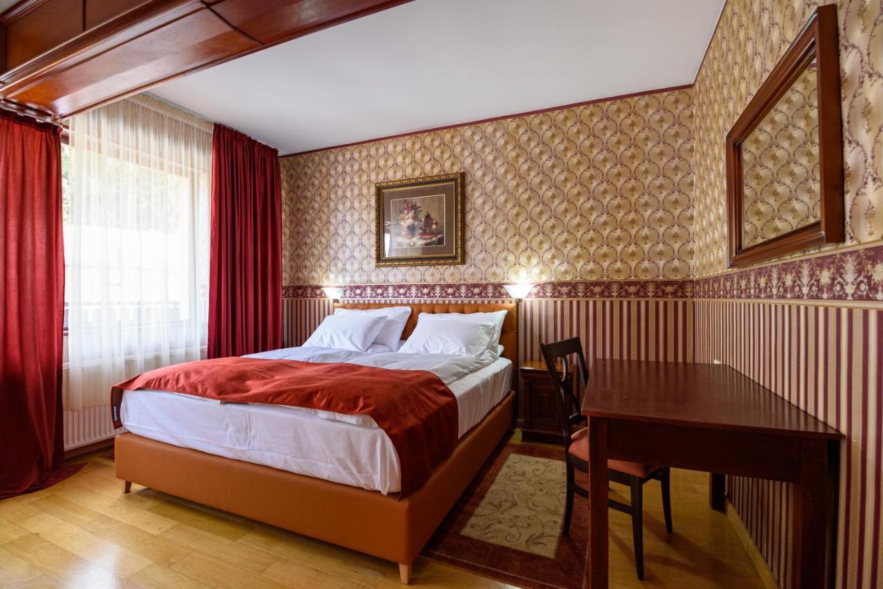 Boutique Hotel Casa Emil โปยานาบราซอฟ ภายนอก รูปภาพ