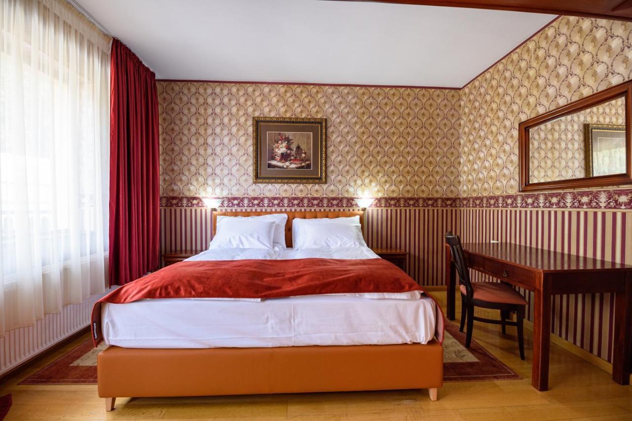 Boutique Hotel Casa Emil โปยานาบราซอฟ ภายนอก รูปภาพ